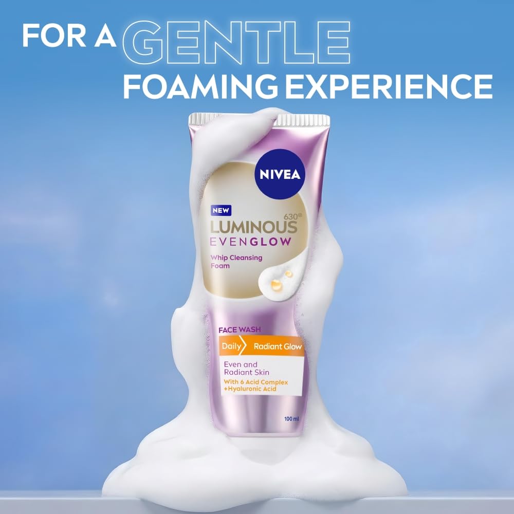 NIVEA Luminous Vitamin C - Whip Foaming Face Wash for Brightness & Radiant Glow, 100 ml | Cleanses, Brightens, Unclogs Pores & Hydrates | Removes Make Up | For oily, dry & sensitive skin | Men & women