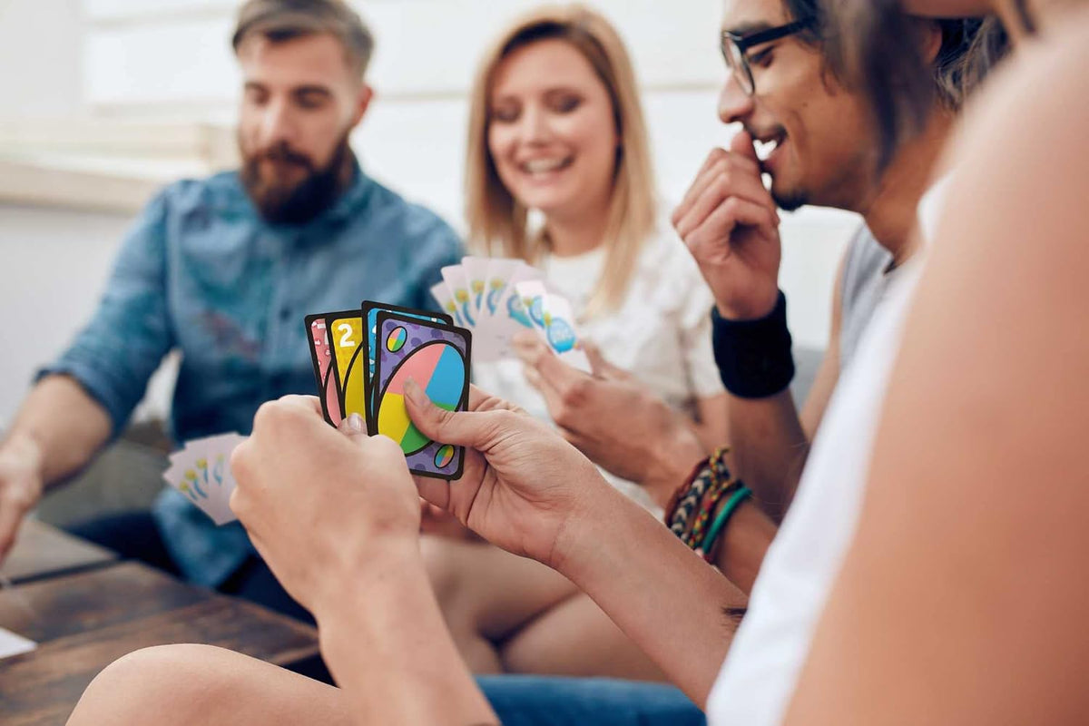 Mattel Games UNO Iconic 2010s Card Game, multicolor (GXV52)