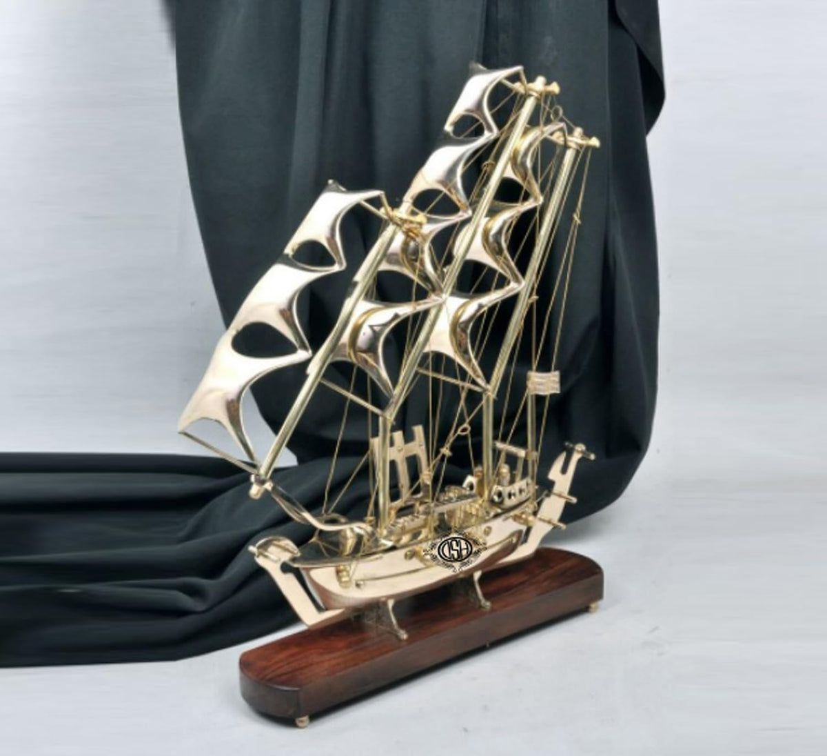 DSH Pure Brass Titanic Ship with Wooden Base Showpiece Item Perfect for Home Decoration and Gifting. (12 Inch)