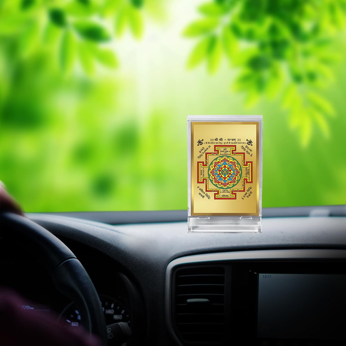 DIVINITI 24K Gold Plated Religious Car Dashboard Frame | Premium God Idol Frame for Car, Home Mandir & Office Table | Spiritual Gift, Decorative Showpiece | Shri Yantra