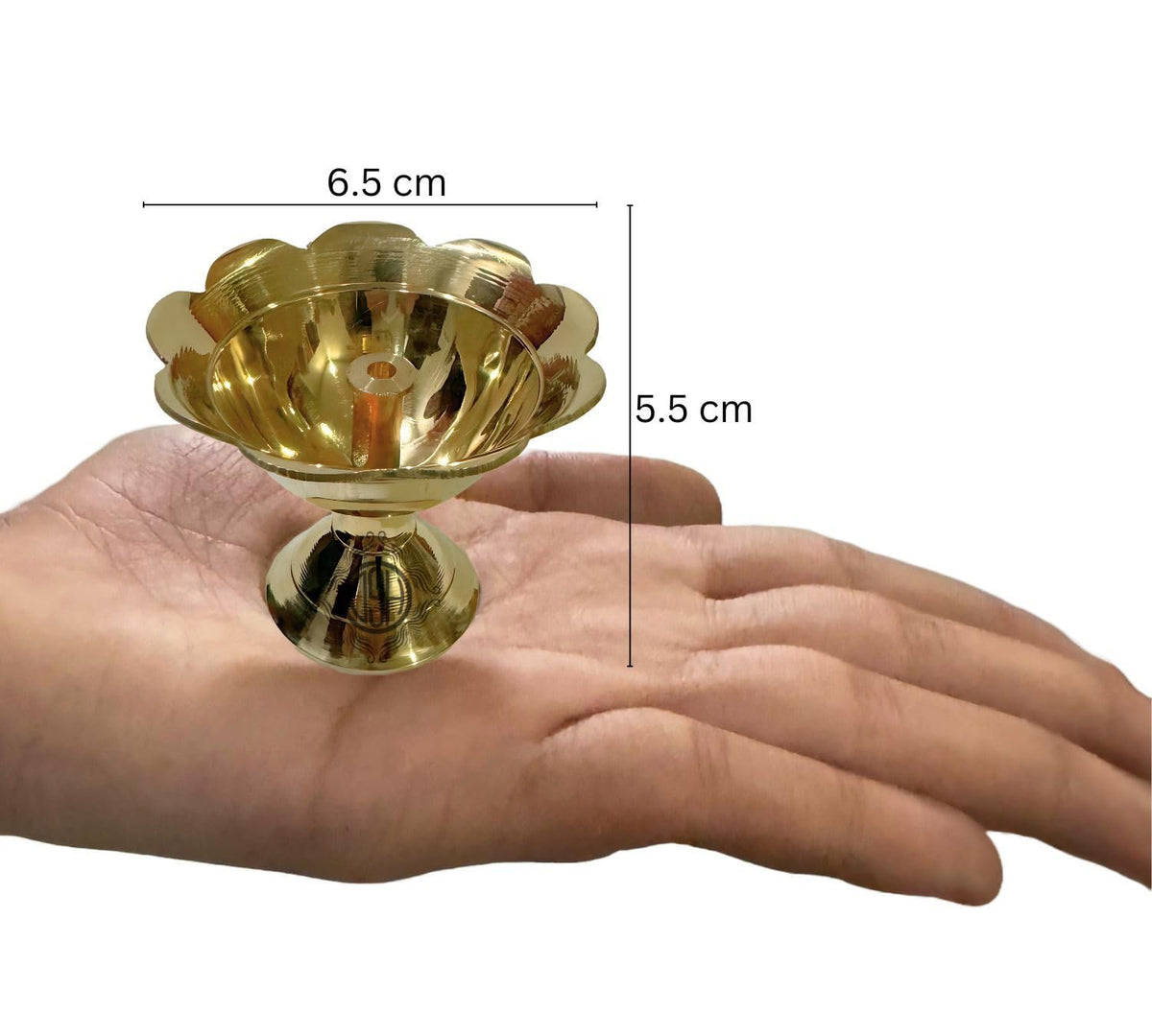 DSH Brass Diya for Pooja, Mandir, Diwali Festival Oil lamp Diya for Daily Pooja/Diwali Home Decoration and Gifting. (Big)