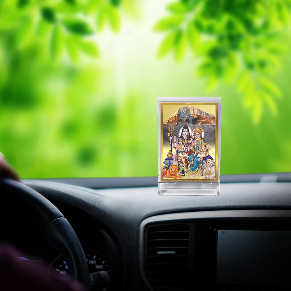 DIVINITI 24K Gold Plated Religious Car Dashboard Frame | Premium God Idol Frame for Car, Home Mandir & Office Table | Spiritual Gift, Decorative Showpiece | Shiv Parivar