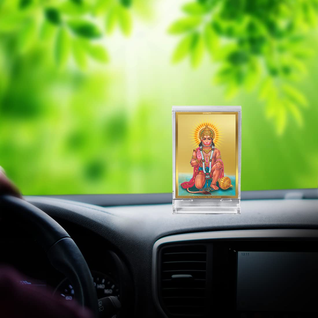 DIVINITI 24K Gold Plated Religious Car Dashboard Frame | Premium God Idol Frame for Car, Home Mandir & Office Table | Spiritual Gift, Decorative Showpiece | Hanuman Ji