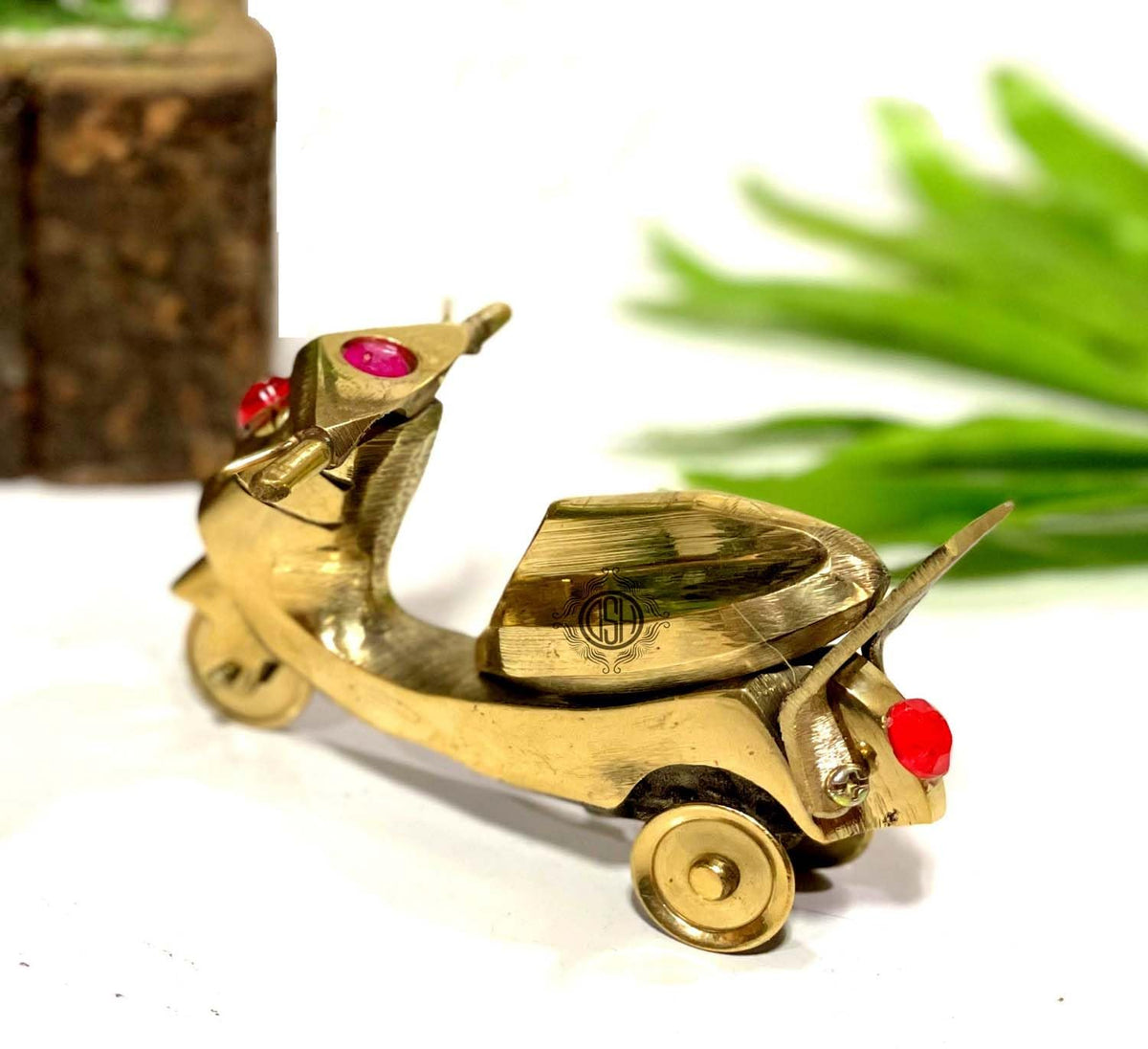 DSH Brass Nautical Scooter Miniature, Table top Showpiece Metal Display Showpiece and Home Decor (Toy)