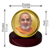 Diviniti Pramukh Swami Gold Plated Metallic Car Frame, Table Decor| MCF 1C Classic Pramukh Swami and 24K Gold Plated Foil| Religious Frame for Pooja, Gifts Items (5.5 x 5.0 CM)