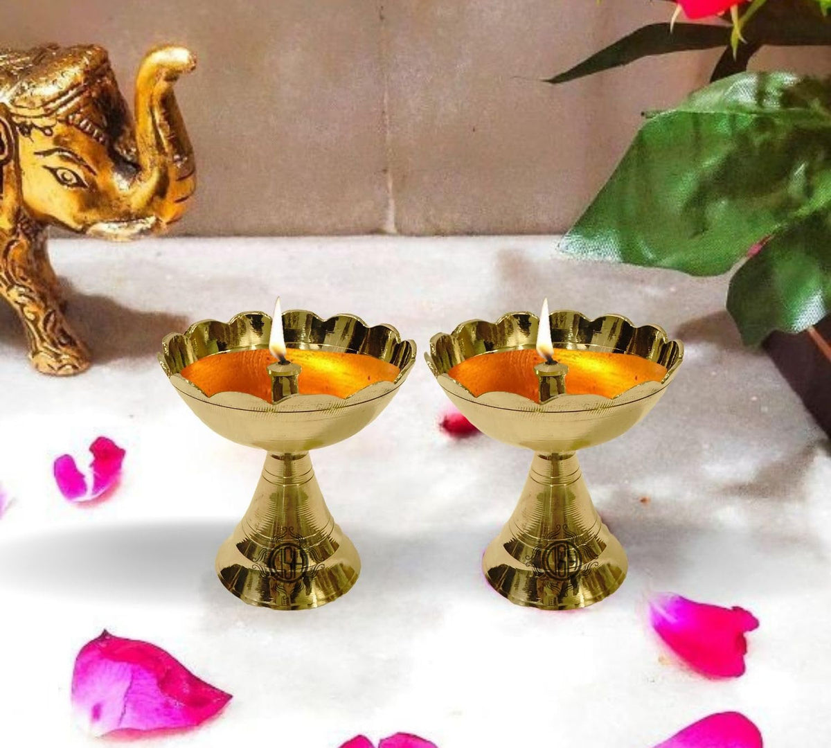 DSH Brass Flower Diya Set of 2 Oil Lamp Brass Diya for Puja Room Decoration Items for Home Decor Festival Office Templte. (Small)