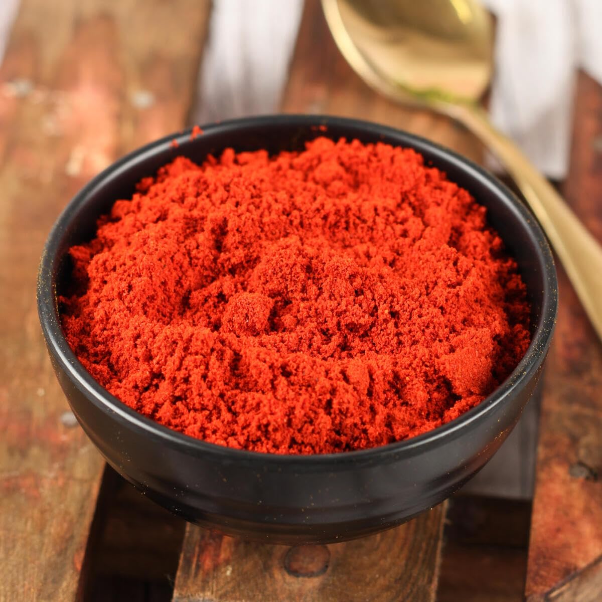 Urban Platter Kashmiri Red Chilli Powder, 100g (Medium Hot | Aromatic | Additive Free)