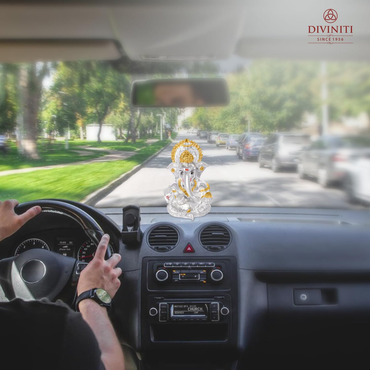 DIVINITI 999 Silver Plated Lord Ganesha Idol for Car Dashboard, Tabletop|Ganesh Statue for Good Luck and Success|Ganpati Murti for Home Decor Mandir, Office Desk Puja Gift Silver & Gold (8.4x4.2cm)