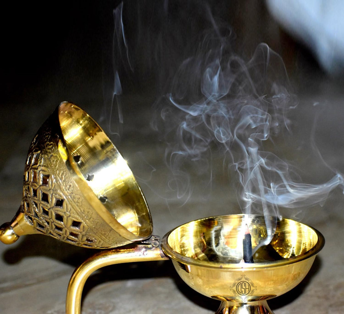DSH Home Purifying Brass Dhuna Loban Burner Dhooni Dhoop Dani Dhuni Brass Table Dhoop Dani Incense Burner for Loban (Big)
