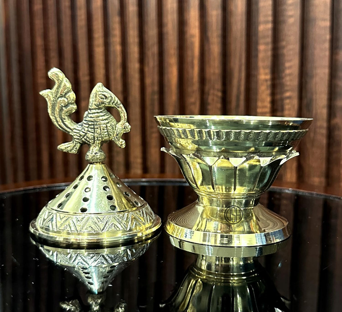 DSH Brass Incense Burner Dhoop Dani Peacock Bakhoor Holder Decorative Insence Burner for Home Purifying Office Temple Prayer Butler.(LBN-20-KAMALmor)
