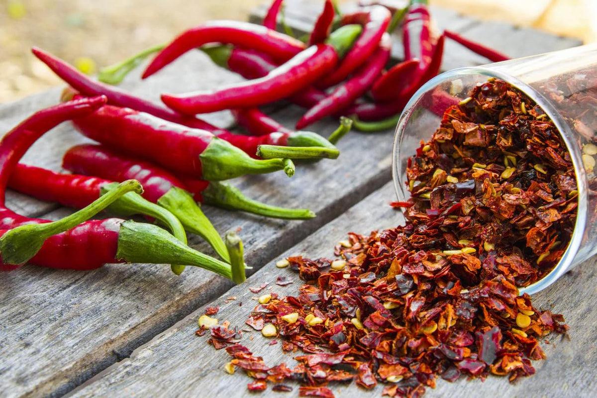 NatureVit Red Chilli Flakes 200g | Spicy Seasoning for Pizza, Pasta, Soups & Indian Cooking | Pure, Aromatic & Flavorful | No Additives or Preservative