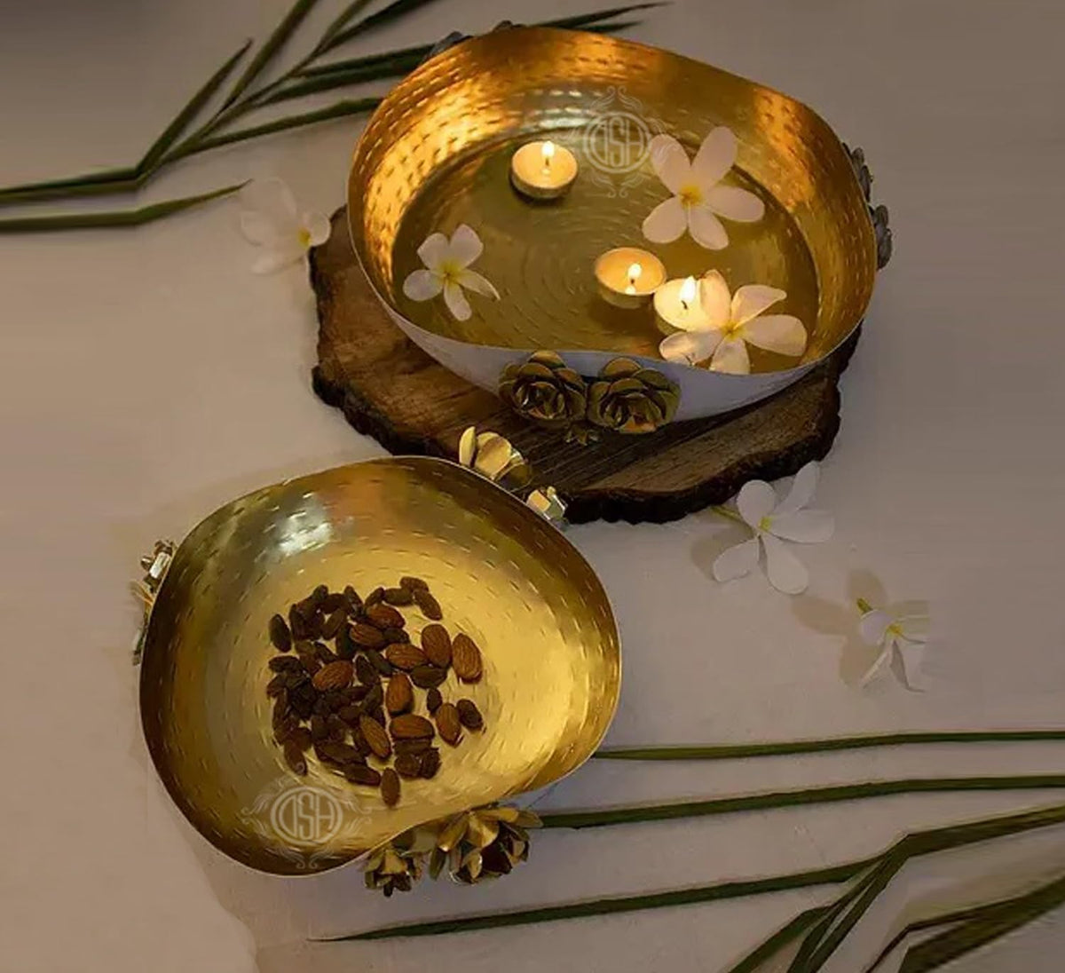 DSH Decorative Urli Bowl Table Decor for Floating Flowers and T- Light Candles for Diwali Home Decor
