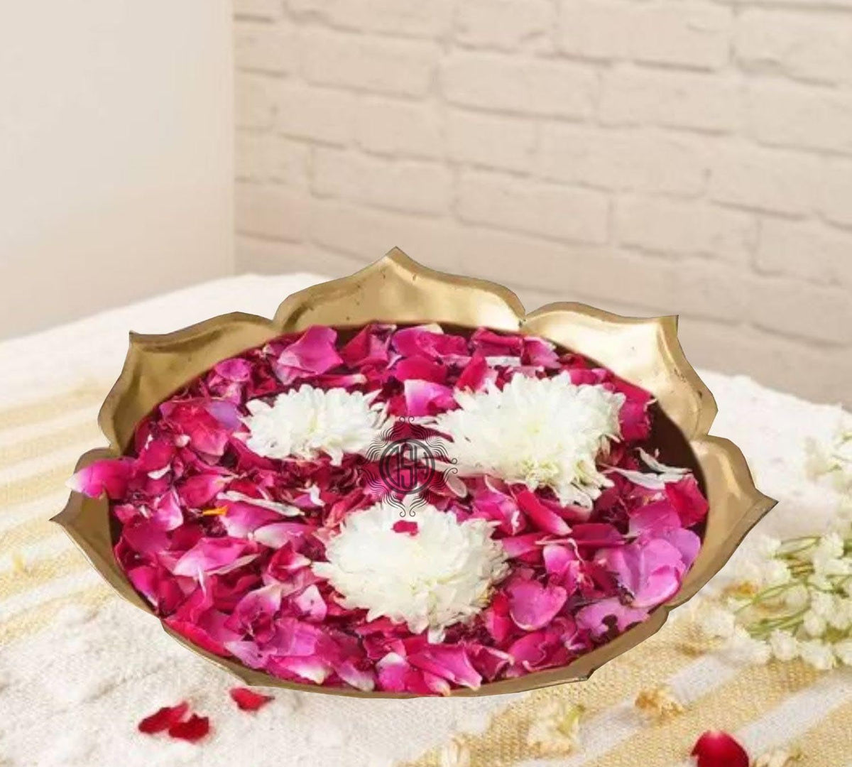 DSH Decorative Urli Bowl Lotus Design Border for Flowers and Tea Light Candles - Gold (Small)