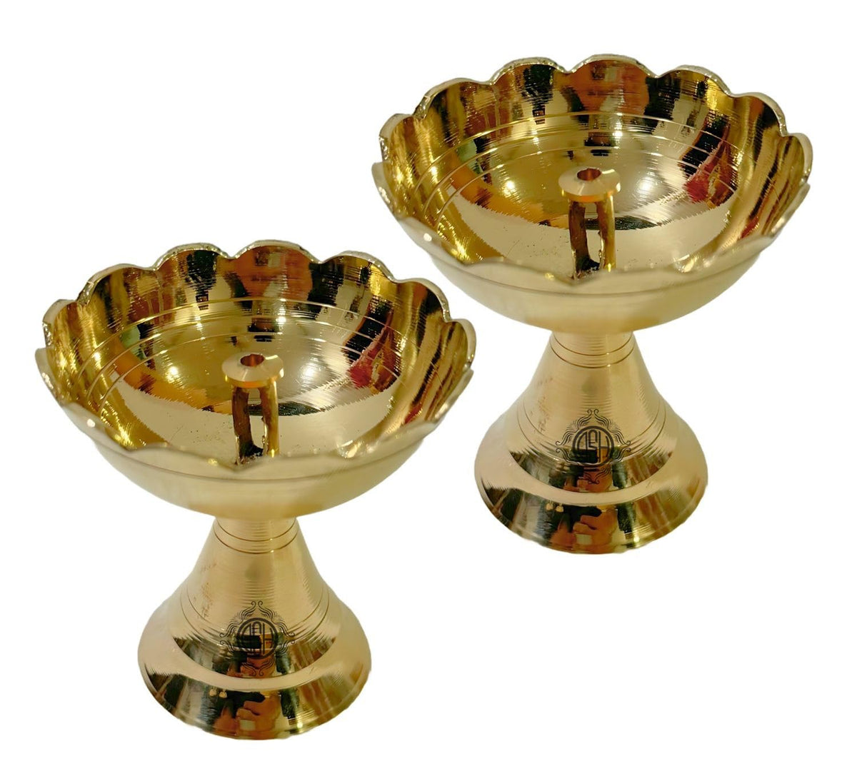 DSH Brass Flower Diya Set of 2 Oil Lamp Brass Diya for Puja Room Decoration Items for Home Decor Festival Office Templte. (Small)