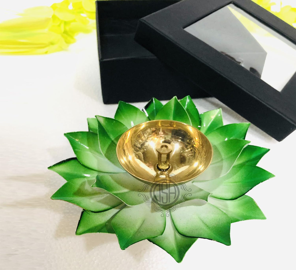DSH CRAFTING YOUR CURIOSITY Brass Lotus/Kamal Design Diya Deepak | Akhand Jyot | Arti Poojan Temple Home Decor