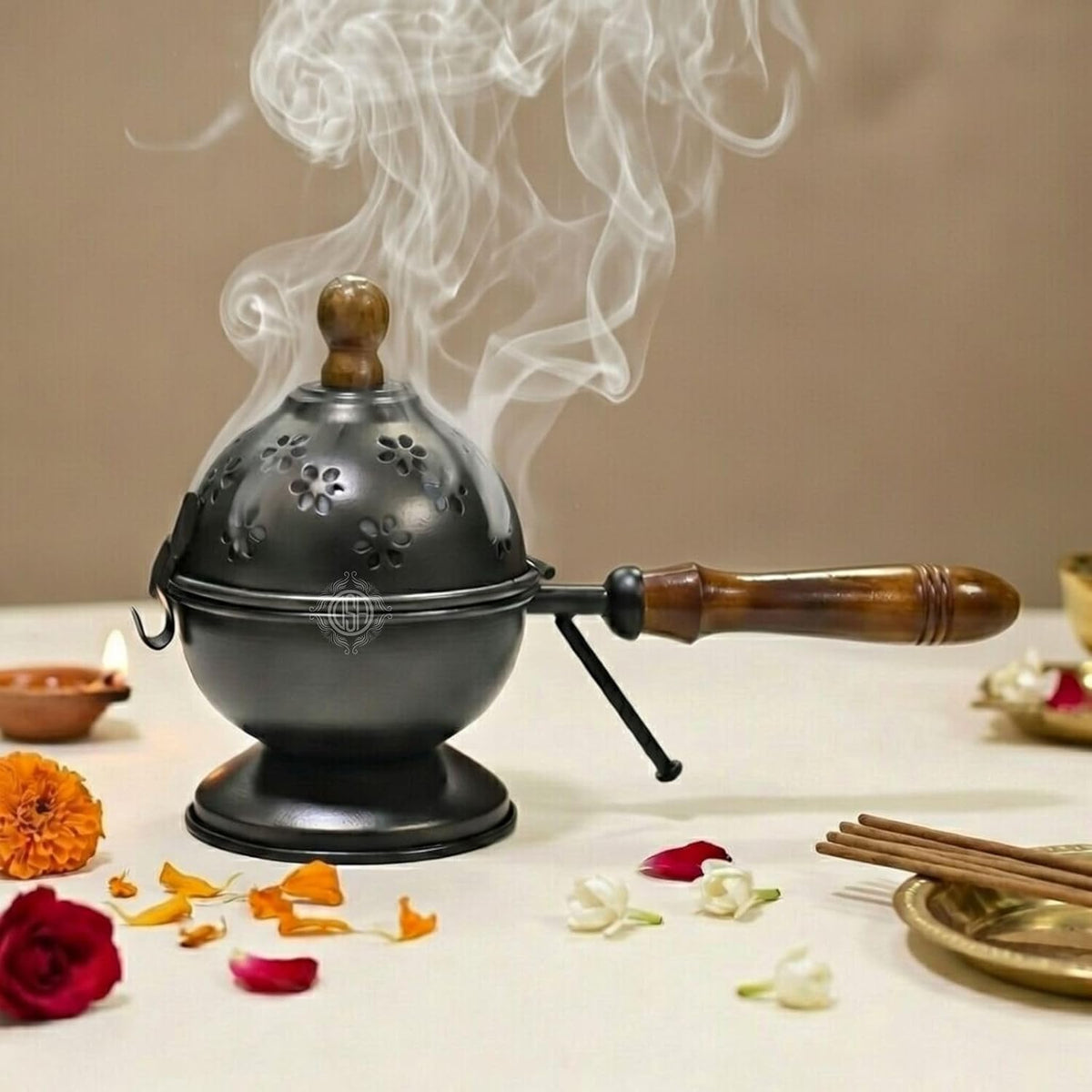 DSH Metal Loban Dani with Wooden Handle Round Dhoop Dani Incense Burner for Bakhoor, Sambrani, Puja & Home Fragrance (LBN-DOM-Black)