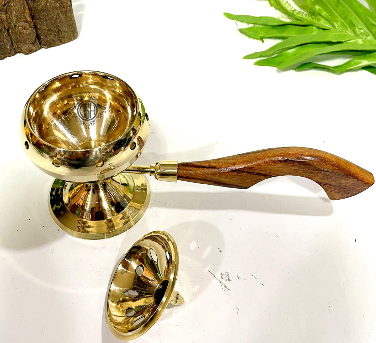 DSH Charcoal Incense Burner, Loban Burner with Handle, Dhoop Dhuni Burner Sambrani Dhoop, Resin & Home (Medium), Gold (LBN-05)(Round)