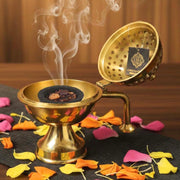 DSH CRAFTING YOUR CURIOSITY Dsh Home Purifying Brass Dhuna Loban Burner Dhooni Dhoop Dani Dhuni Brass Table Dhoop Dani Incense Burner for Loban. (Gold)