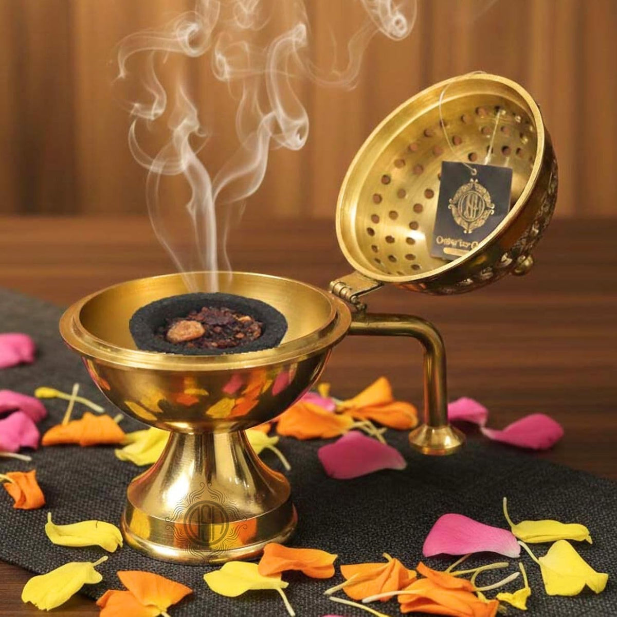 DSH CRAFTING YOUR CURIOSITY Dsh Home Purifying Brass Dhuna Loban Burner Dhooni Dhoop Dani Dhuni Brass Table Dhoop Dani Incense Burner for Loban. (Gold)