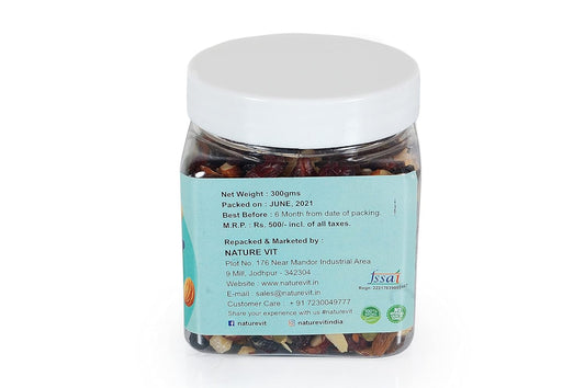 NatureVit Mixed Berries, Nuts and Seeds 300 Gram Jar Pack | Super Trail Mix with 20+ Assorted Ingredients | Dry Fruit, Super Seeds & Dried Fruits Combo | Immunity Booster Snack