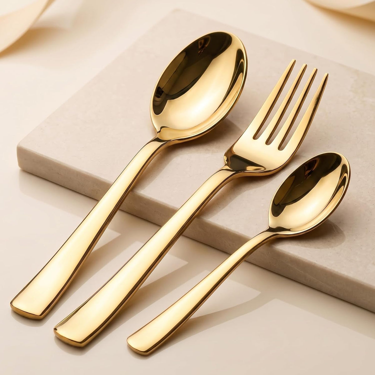 Parage 18 Pieces Stainless Steel Golden Spoon & Fork Set, Premium Cutlery Set for Home & Kitchen, Luxury PVD Gold Flatware for Elegant Dining (6 Pieces Each Table Spoons, Forks & Tea Spoons)