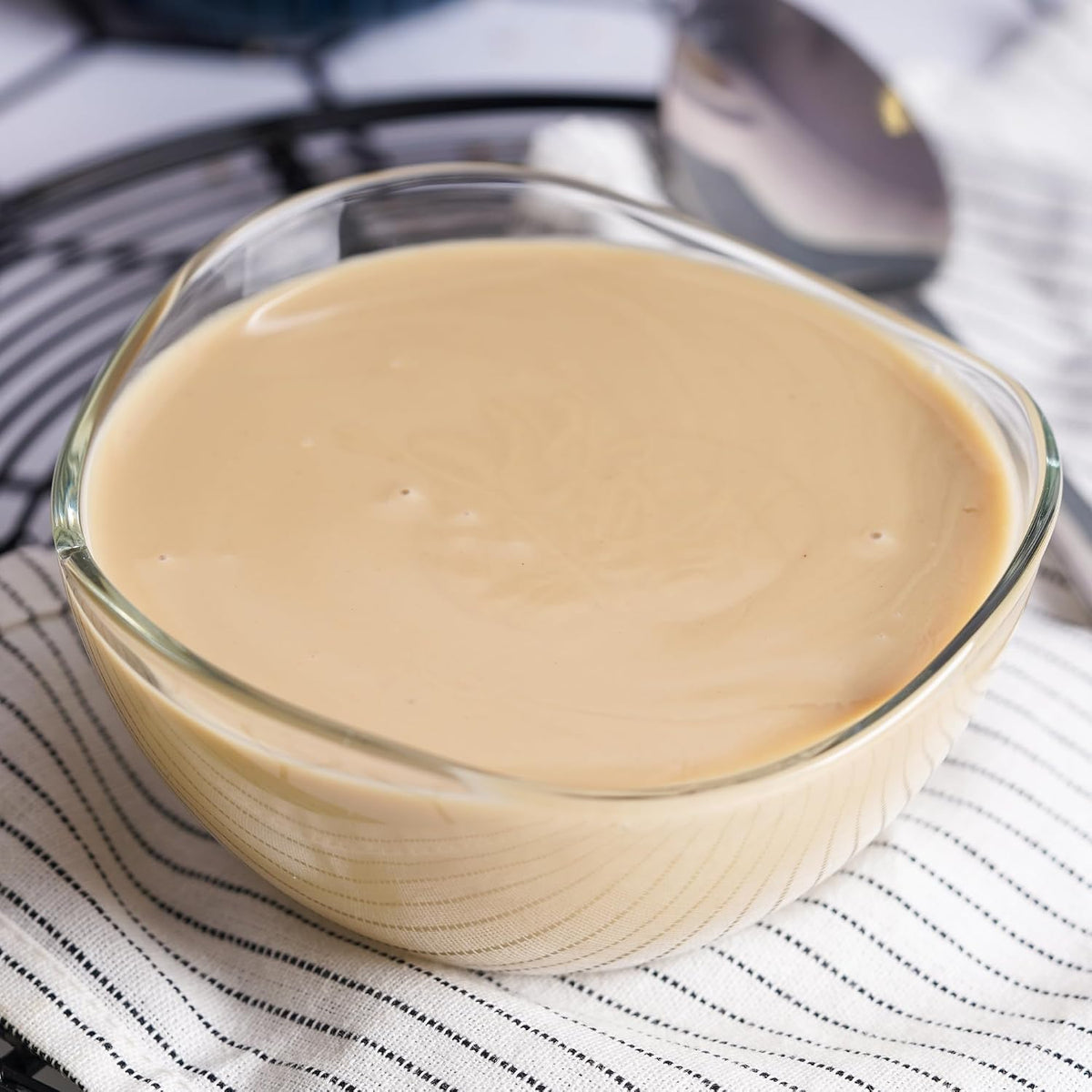 Urban Platter Tahini Paste, 1kg (Smooth & Creamy White Sesame Paste, No Additives, Ideal for Hummus, Shawarma Sauce, Baba Ghanoush & Salad Dressings)