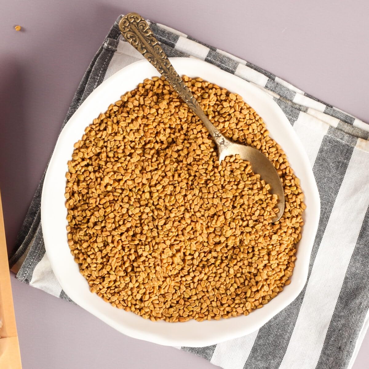 Urban Platter Dried Fenugreek (Methi) Seeds, 1000 g