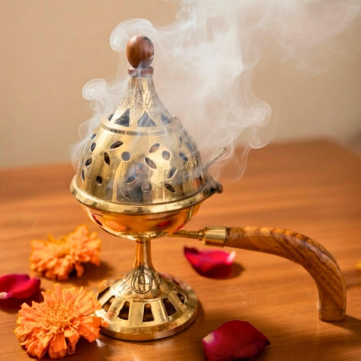 DSH Brass Loban Burner With Handle, Dhoop Dhuni Burner Sambrani Dhoop, Resin & Home Office Temple Prayer Butler (No. 4), Gold, Standard (Lbn-04), Round