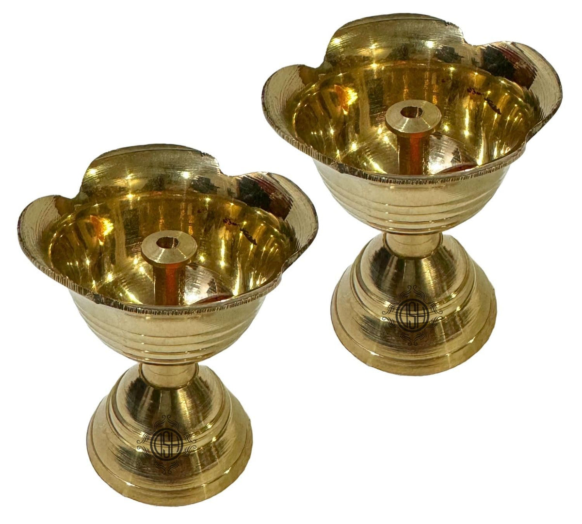 DSH Brass Diya Diwali Decoration Items for Home Décor Oil Lamp for Home Temple Pooja Articles Diwali Decoration Item . (Big)