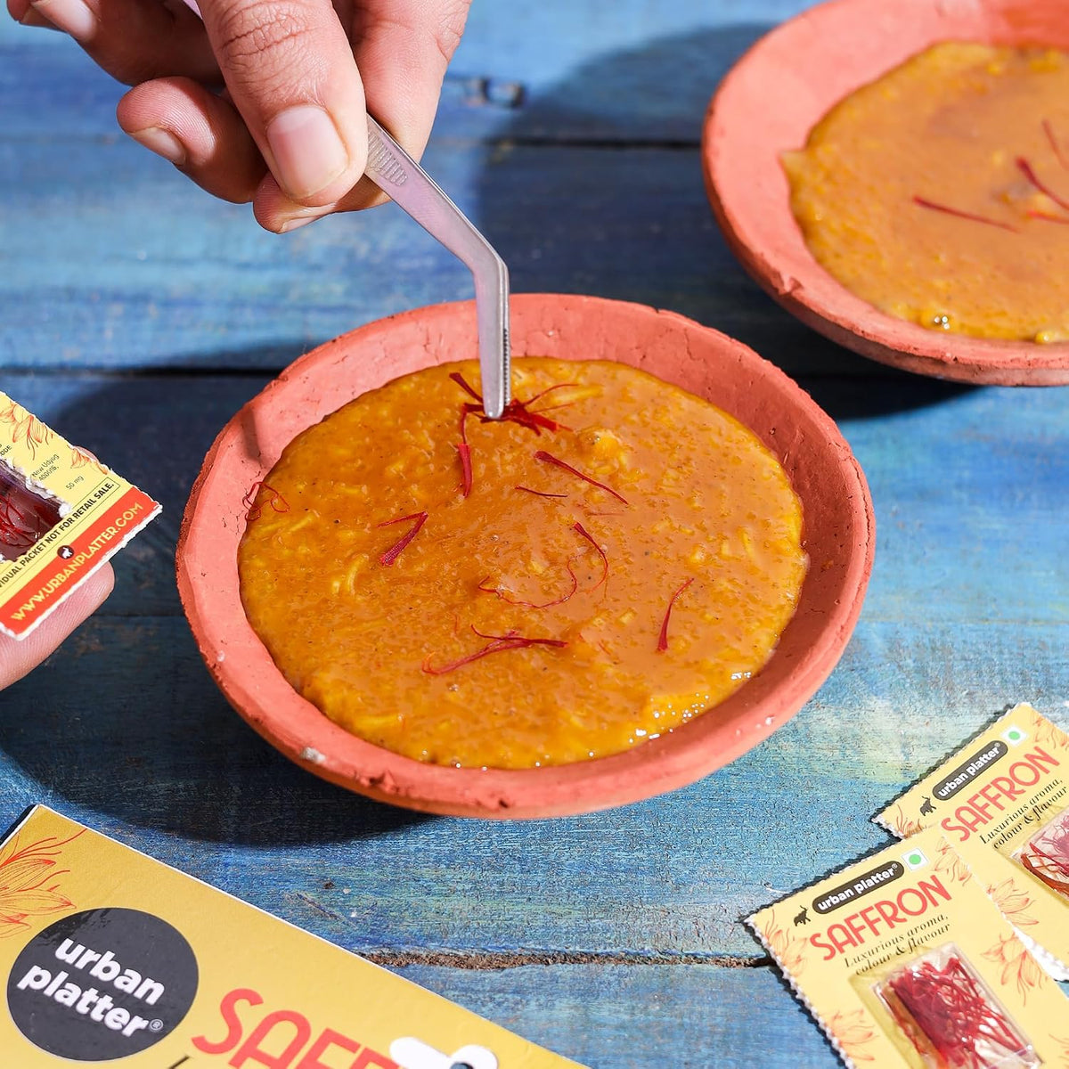 Urban Platter Kashmiri Mongra Saffron Single-Serve Set, 1gm (50mg x 20N) (Grade A | Pre-Portioned Single-Use Packs | Rich Aroma & Flavour)