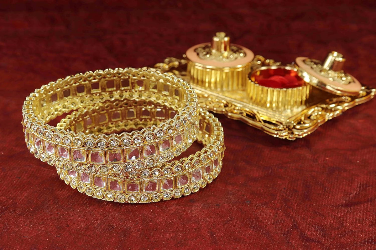NMII Golden Metal Bangles Set with Sparkling Zircon Diamond & Kundan Mirror For Women & Girls | Traditional Girl's Bangles | Fancy Women's Kangan | Metal Kada For Women Wedding, Function- Set of 2