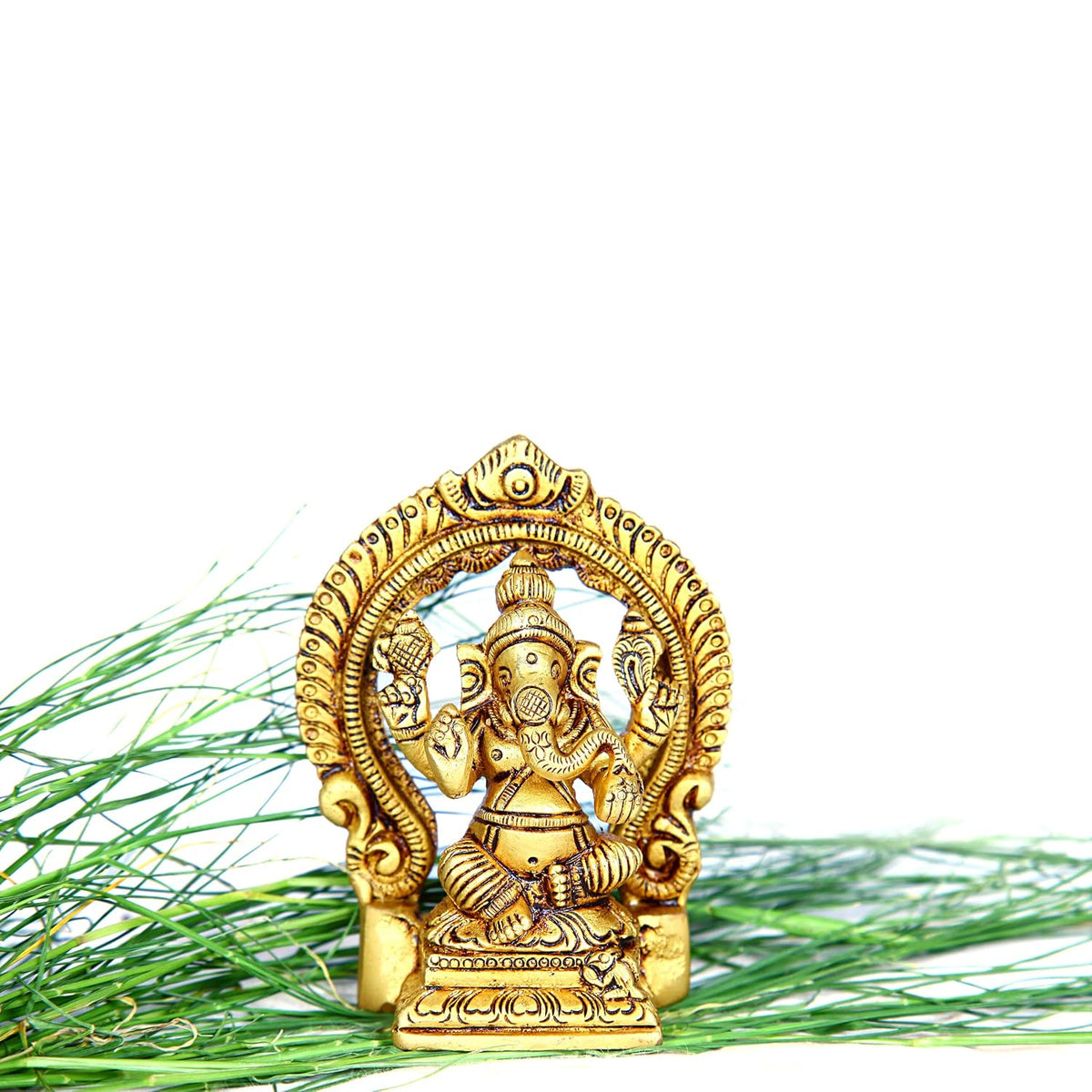 Aalayam Selveer Ganesh Brass Idol with Arch | Ganapathi Statue | Ganapati Brass Idol | Ganesh Idol for Gift | Small Ganesha Idol Brass 9 CM Height, Gold Colour 1 No