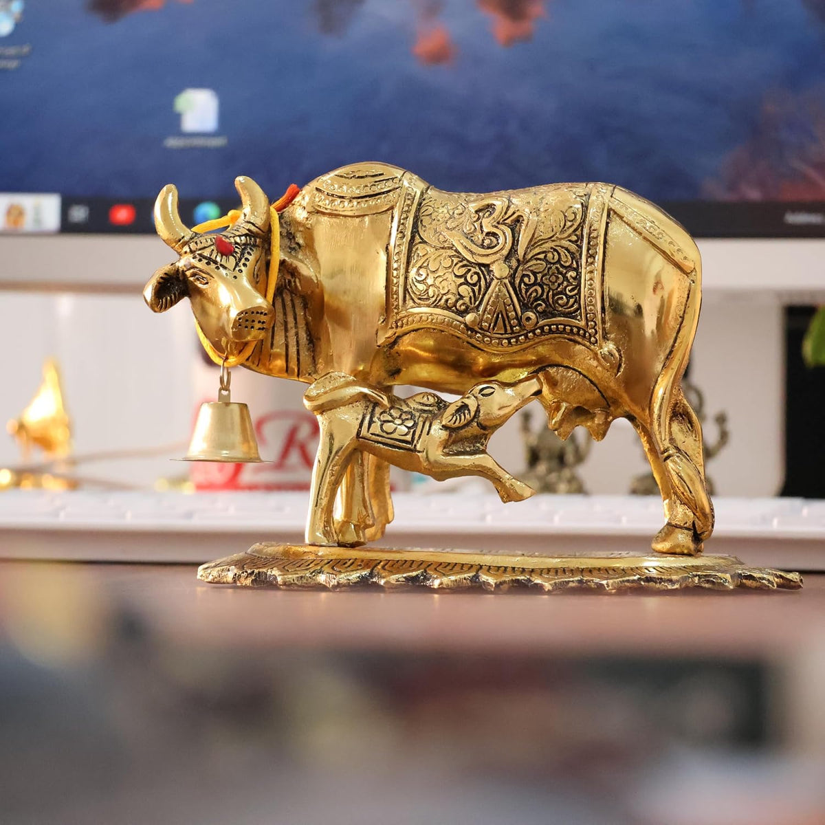 KridayKraft Metal Om Kamdhenu Cow and Calf Metal Statue for Good Luck,Feng Shui As Table Top Figurine,Vastu,Religious Gau MATA Idol Home,Office&Table Decorative,Animal