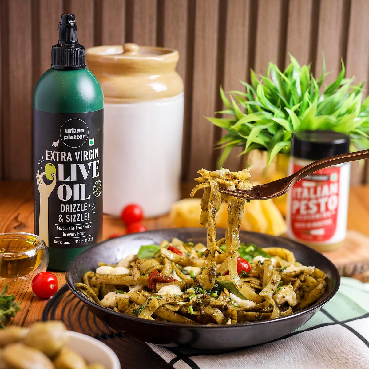Urban Platter Extra Virgin Olive Oil in Squeezy Bottle, 500ml [Product of Italy | Convenient Squeezable Bottle | Argemone Oil Free]