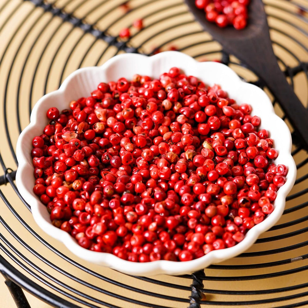 Urban Platter Whole Pink Peppercorns, 25g (Mild & Aromatic Pepper | Subtle Fruity Notes | Ideal for Salads & Finishing Dishes)