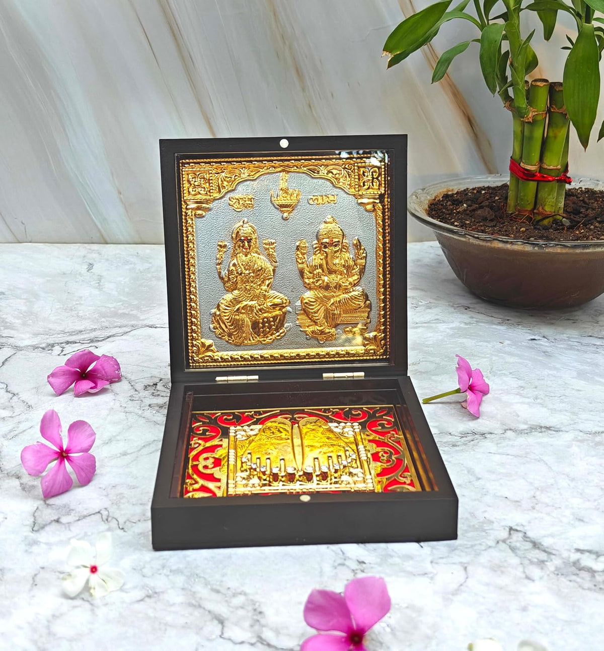SHINDE EXPORTS Shirdi Sai Baba Charan paduka Gift Box for puja (12x12cm)
