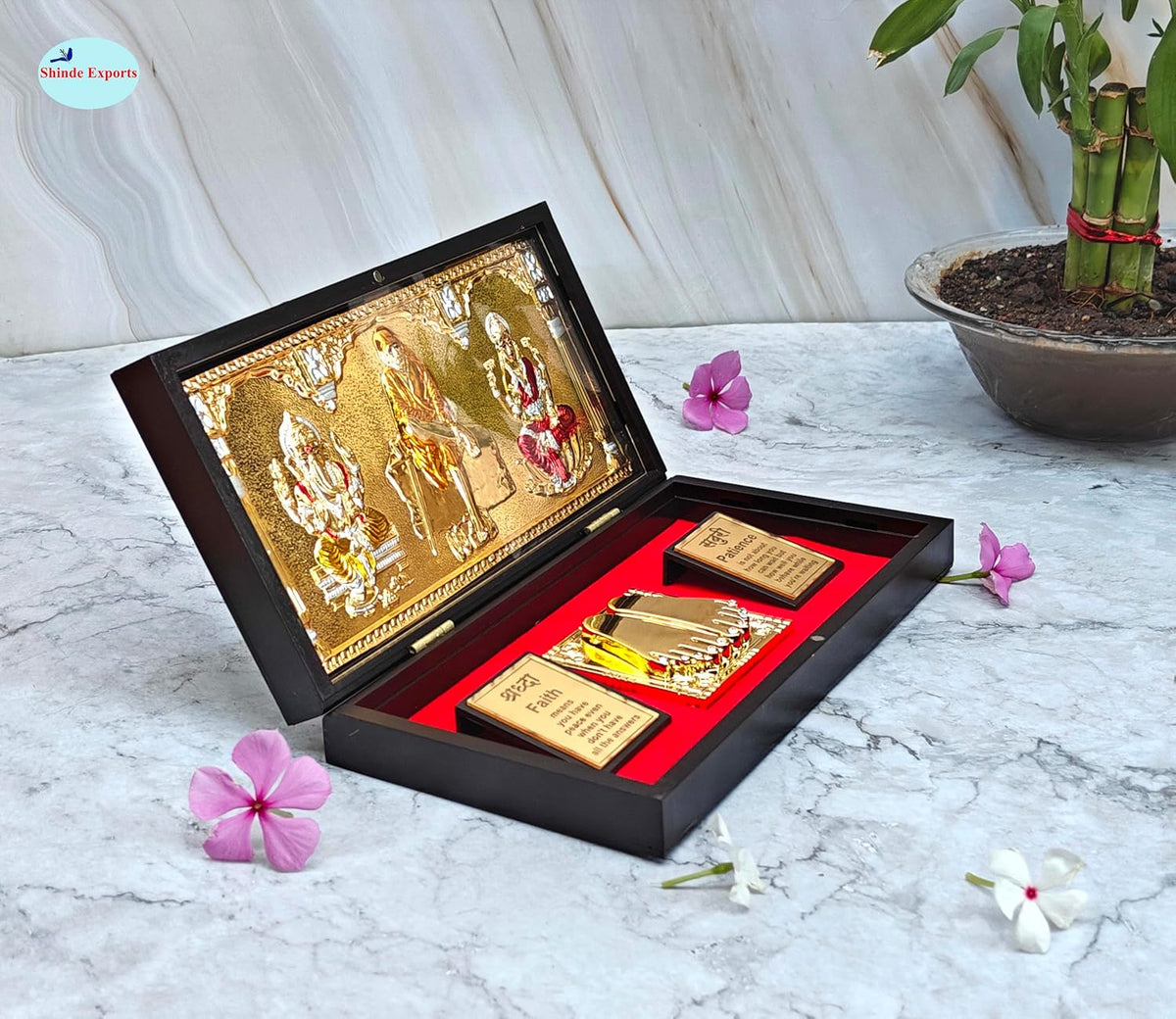 SHINDE EXPORTS Shirdi Sai Baba Charan paduka Gift Box for puja (21x11.5cm)